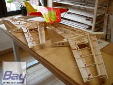 Nurflügler Pftt... Baukasten 104 cm