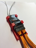 Futaba R7008 / R7108 / R2008 / R3008 / R6106 Empfängerhalterung mit Servokabel Zugentlastung