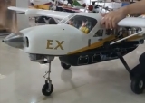 Bay-Tec Seagull Cessna 208 Grand Caravan EX 85" 45cc schwarz/gelb